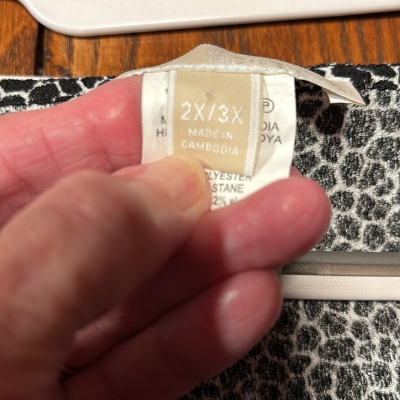 Michael Michael Kors Ladies Top/Blouse/Cape Black & White Size 2X/3X - Picture 6 of 11